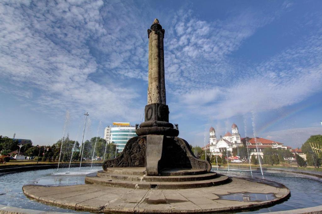 Hotel Front One Boutique Tugu Muda Semarang Exteriér fotografie